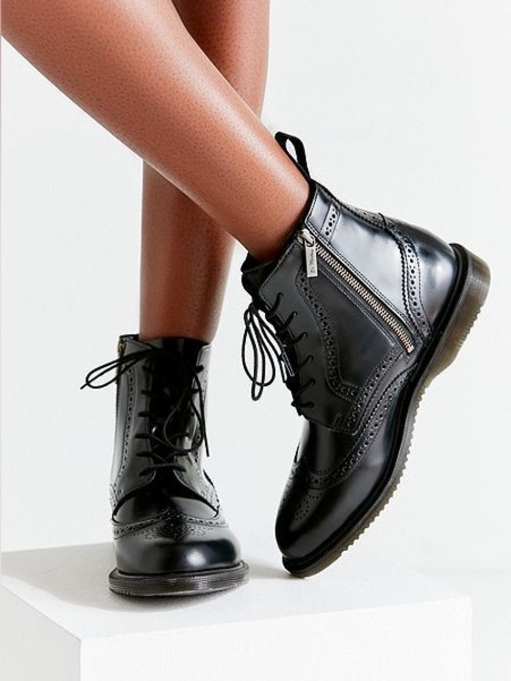 Dr. Martens Delphine 6 eye smooth leather black boots, AW501, size 8 US
